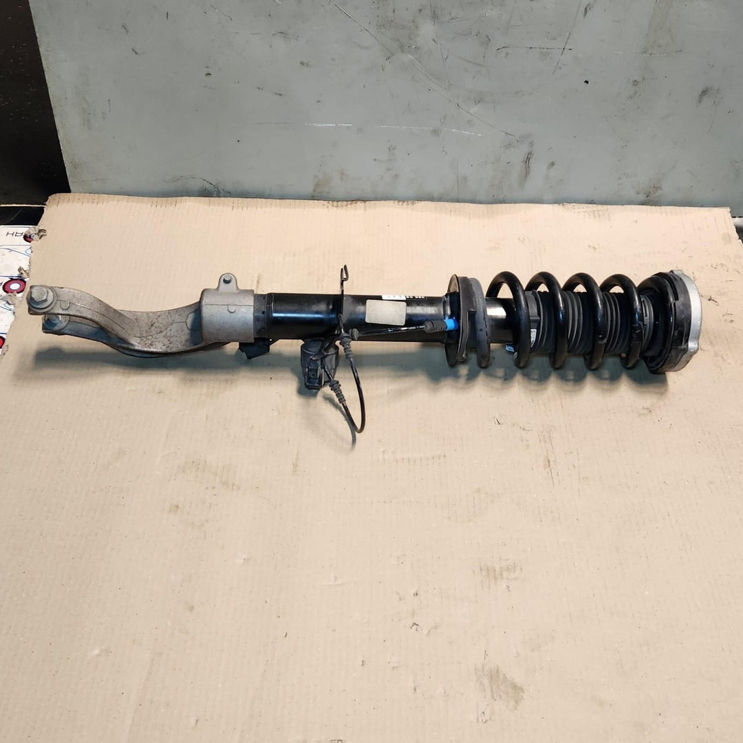 2019-2023 BMW X5 Shock Absorber 6869020 X5 G05 and X6 G05 FRONT RIGHT 