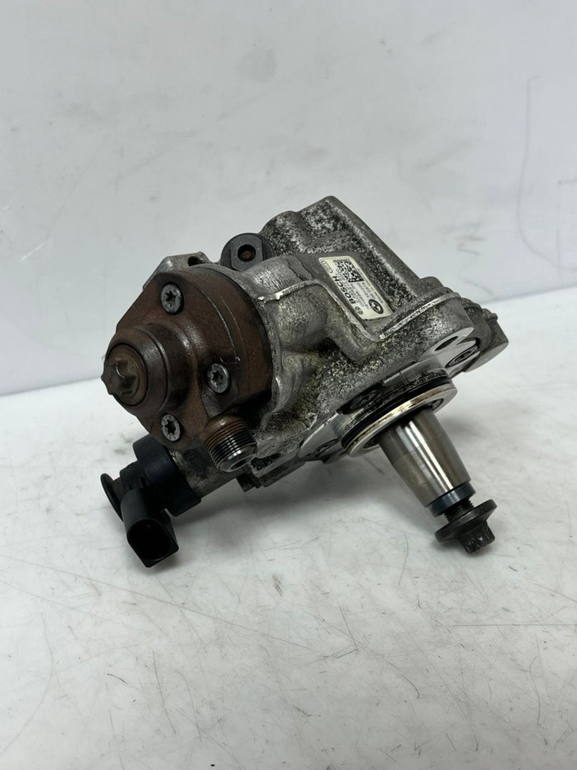 BMW 1 2 3 4 5 Series F20 F21 F30 X1 X3 E90 E92 High Pressure Fuel Pump 7810696