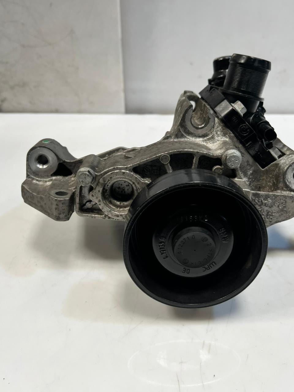 Mini Cooper F55 F56 F57 F45 F46 Coolant Water Pump Support Bracket 2381337
