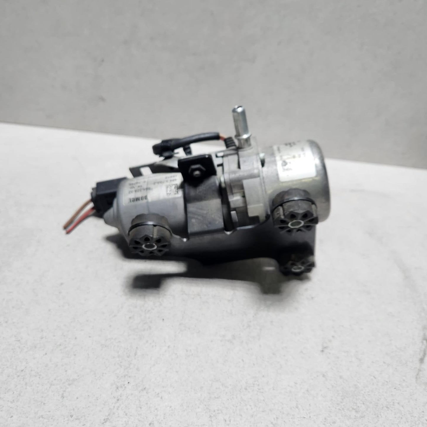 BMW Vacuum Pump 6797749 3 Series F30 5 Series F10 and 7 Series F01 F02 HYBRID