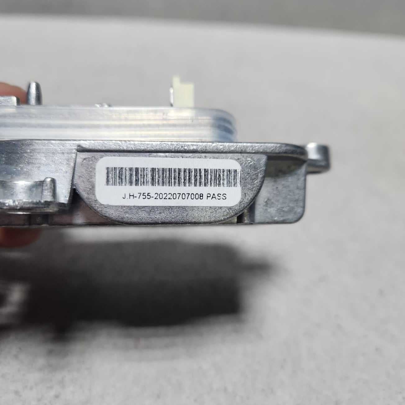 Genuine 2018-2020 BMW 740i LED Headlight Turn Signal Light Module 9498409 