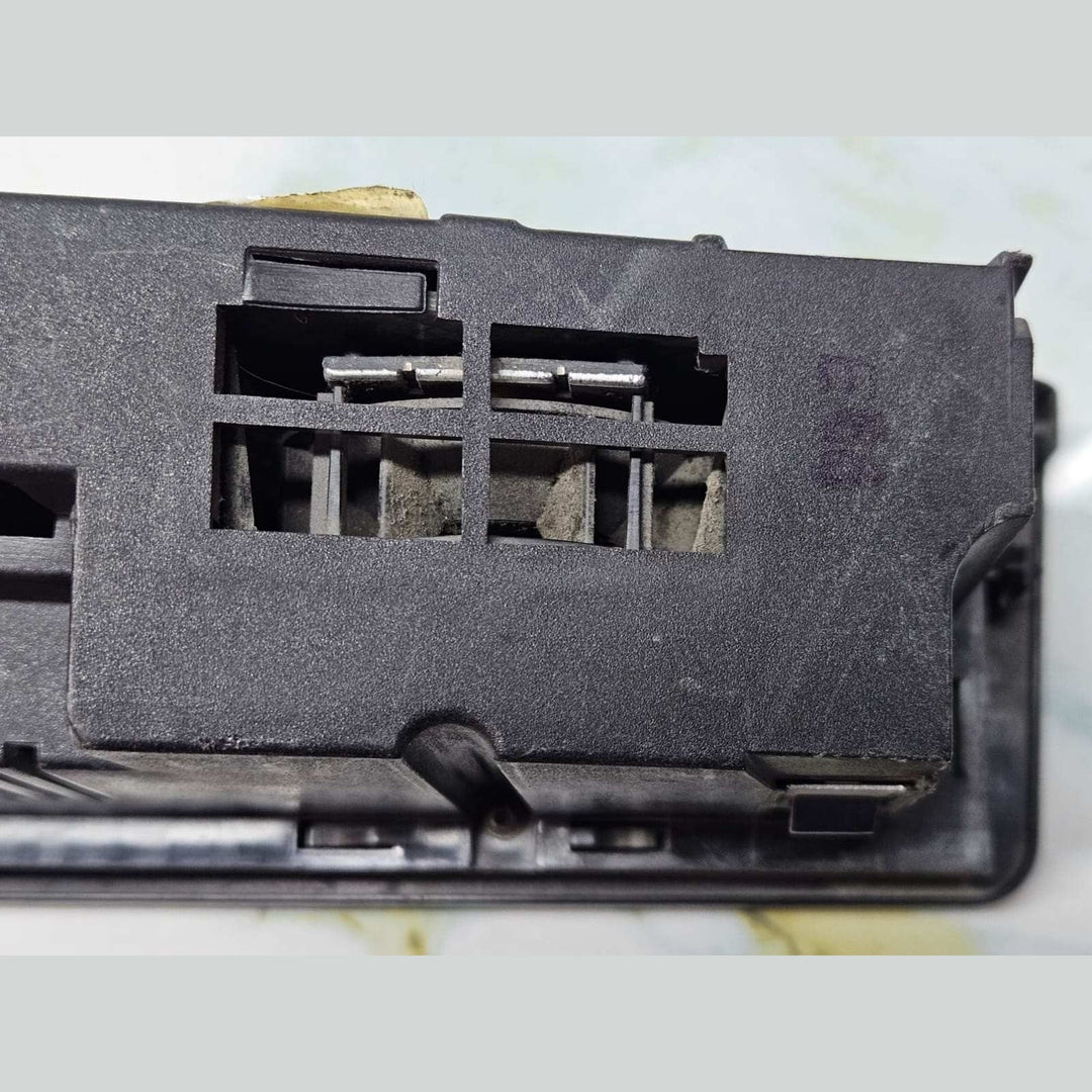 1999-2001 BMW 323i Climate Control Unit 8382446