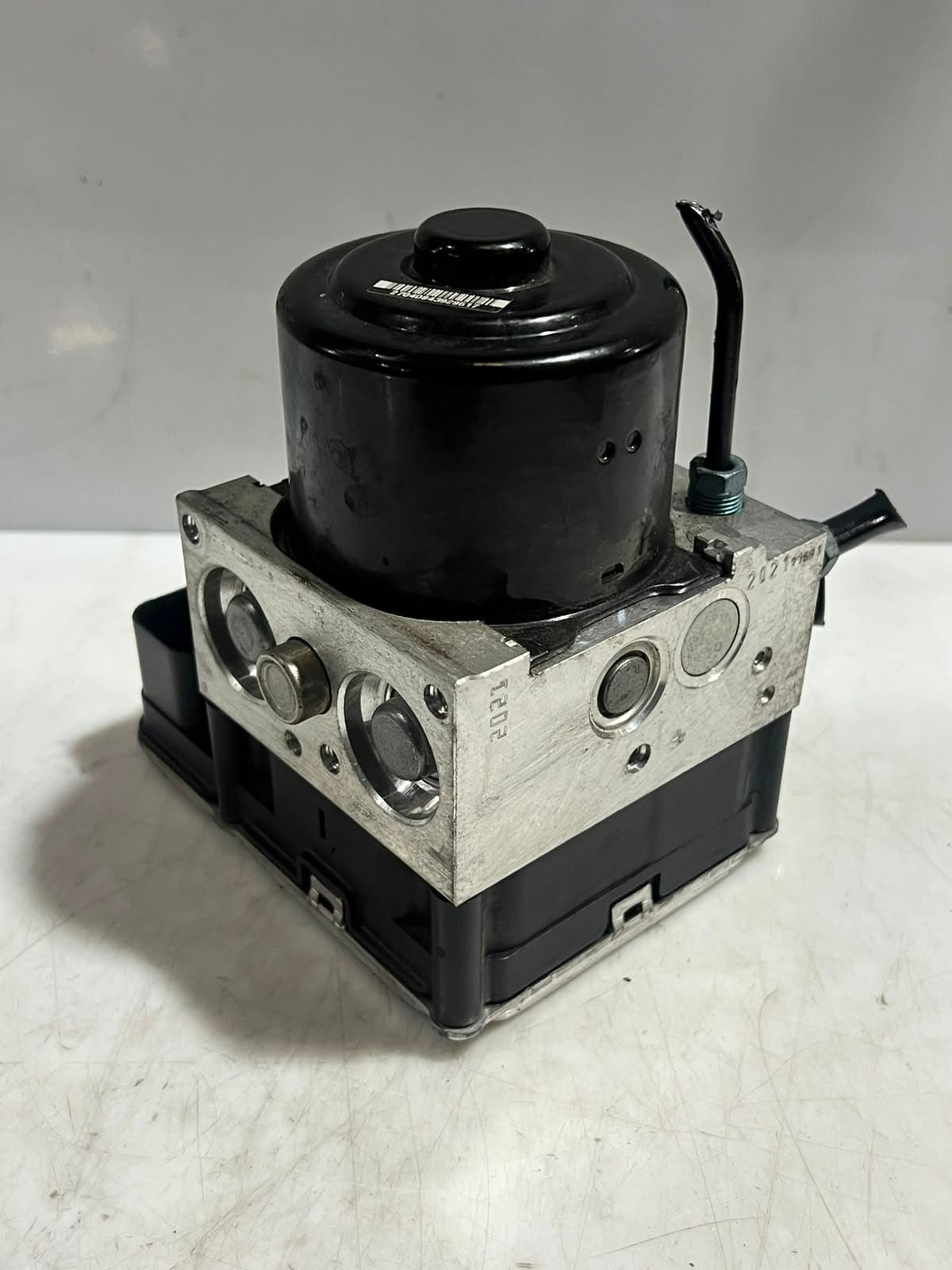 2011-2017 BMW X3 F25 and X4 F26 Abs Brake Pump Control Module 6857644 OEM