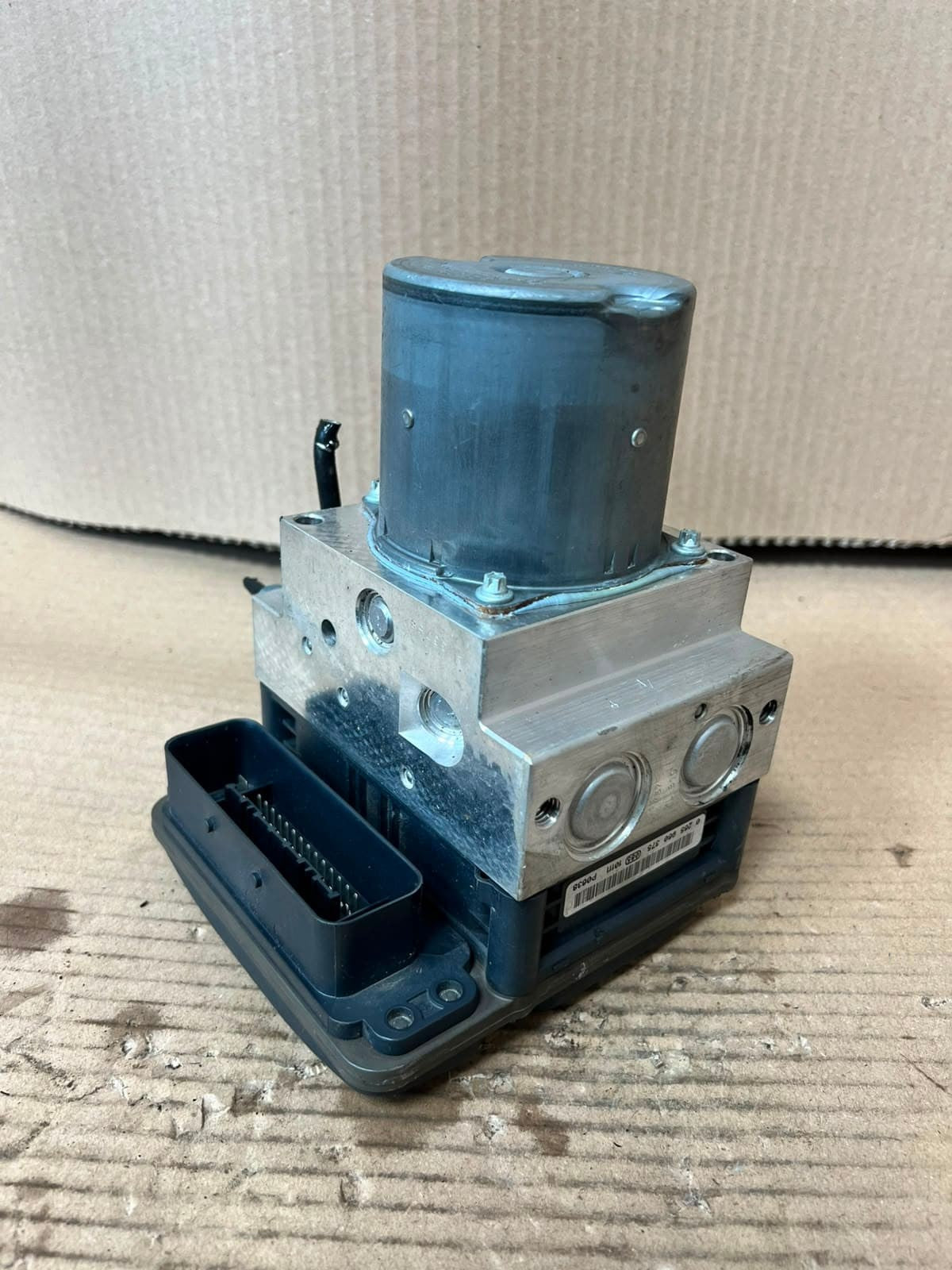 2011-2012 BMW 5-Series F07, F10, and F11 528i ABS Control Module 6799515 OEM