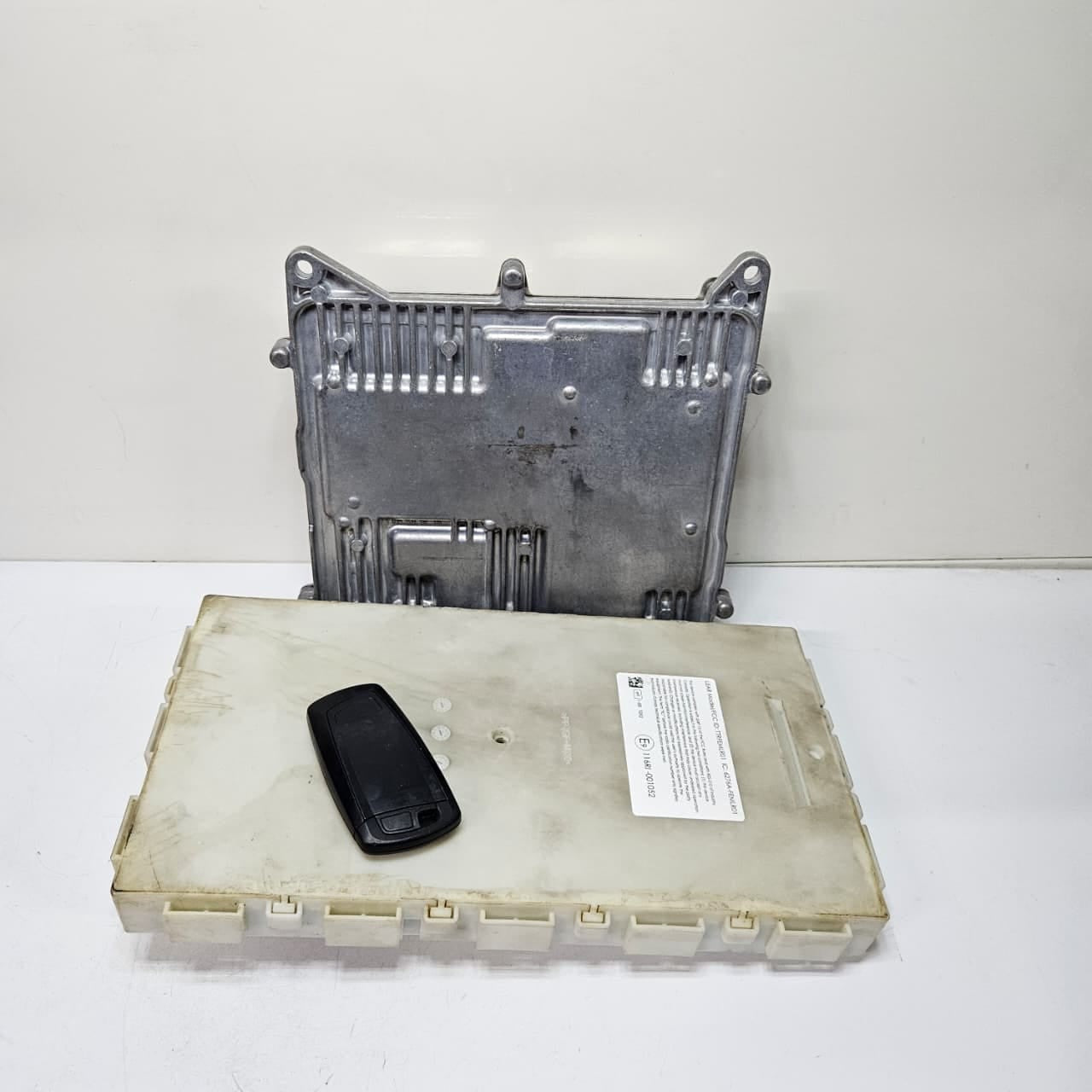 2011-2012 BMW F20 F30 F31 120i 320i N20 Engine Control Unit DME Key Set 8610635