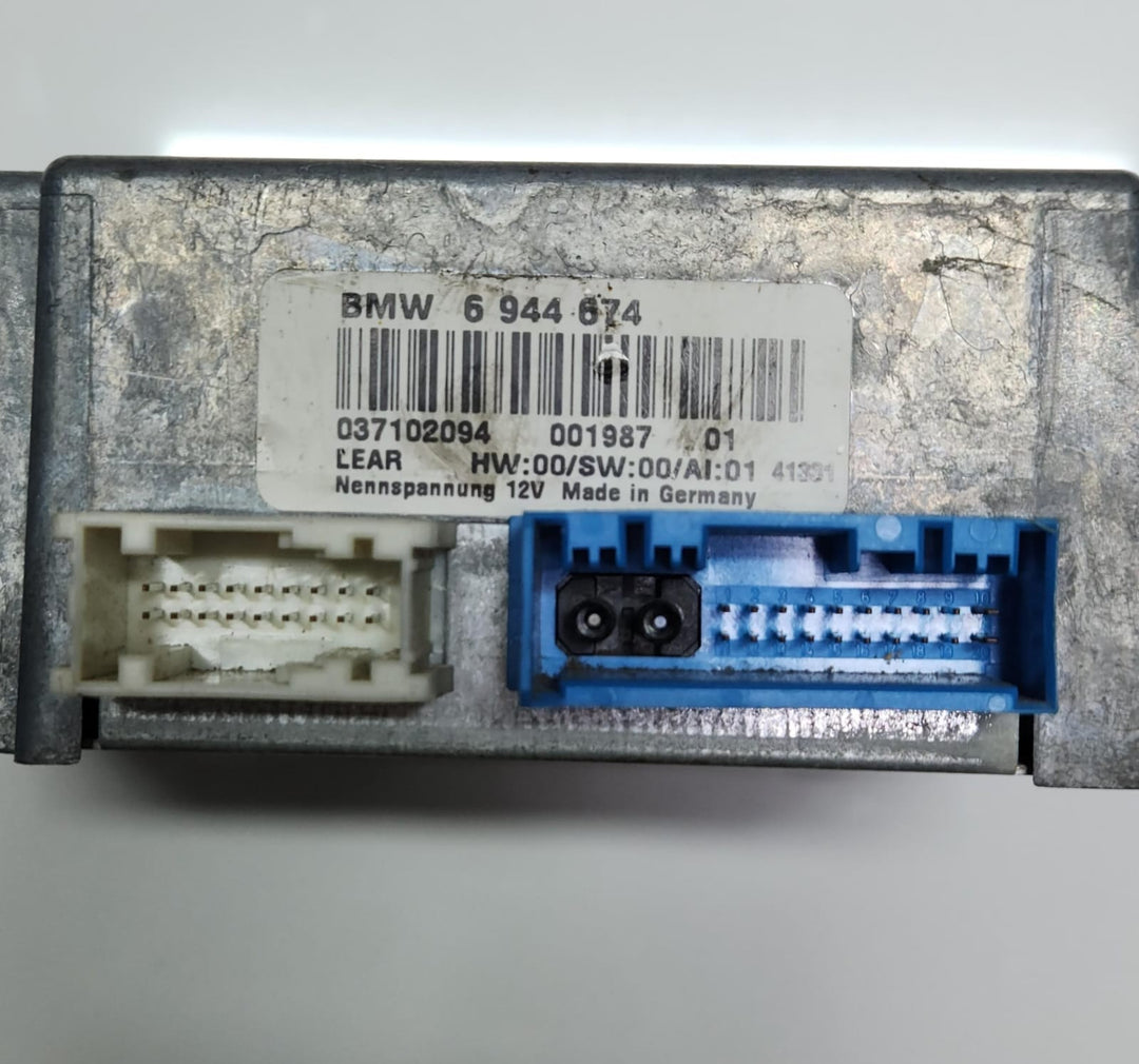 BMW TV Video Module 6944674 735i and 750 OEM