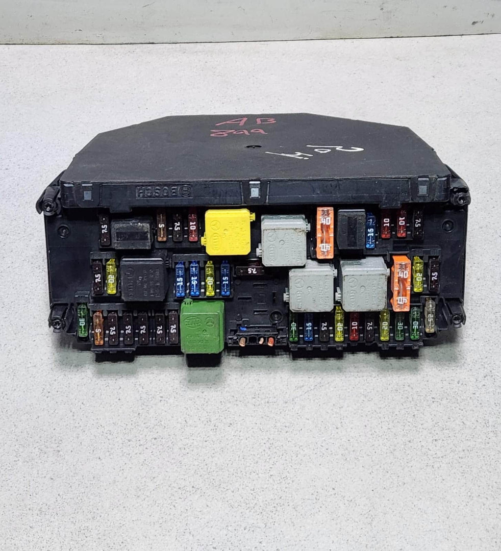 Mercedes-Benz C W204 Control Module Unit Sam Fuse Box A2129005622 