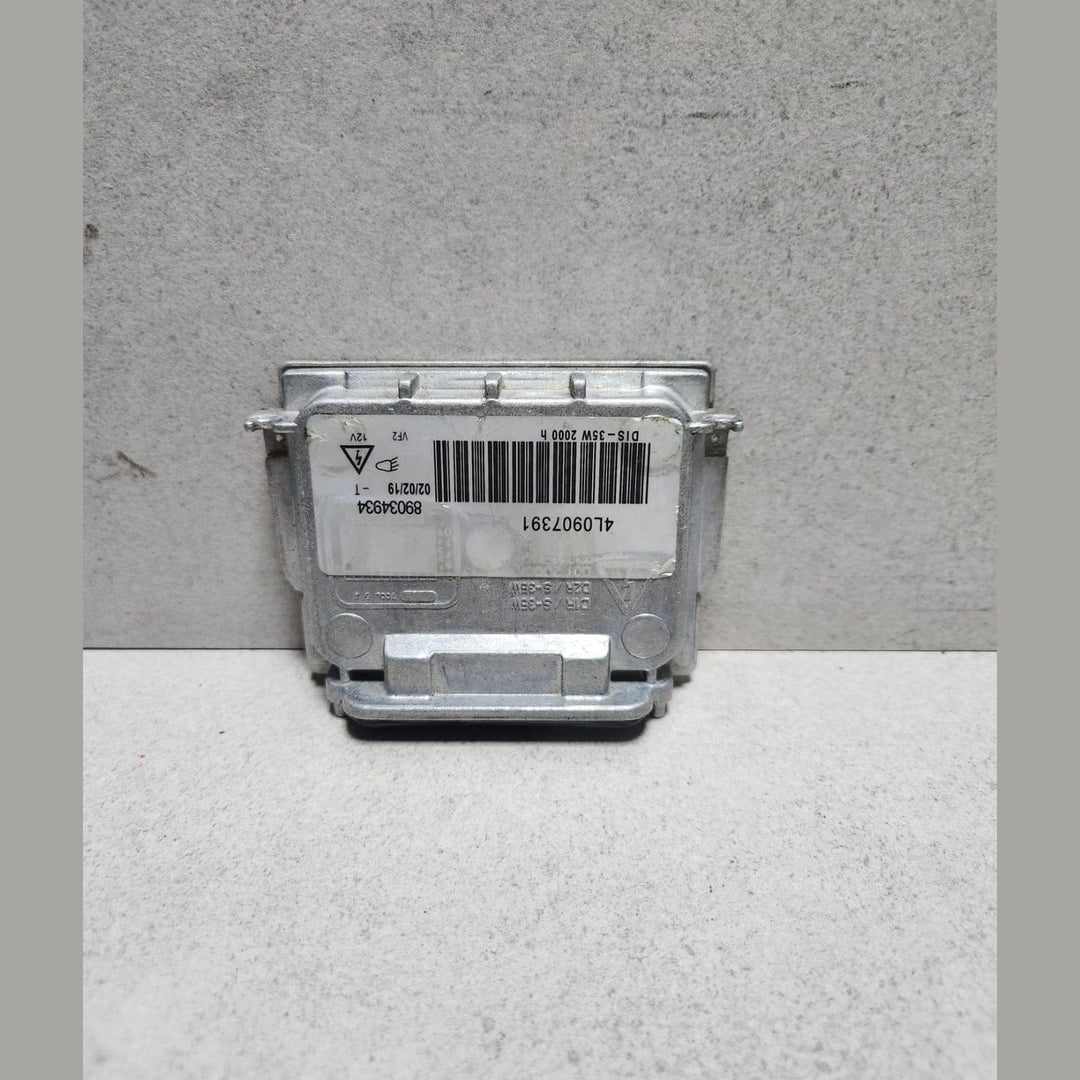 BMW E87 Xenon Headlight Ballast Control Unit 8903493 E81 E82 E87