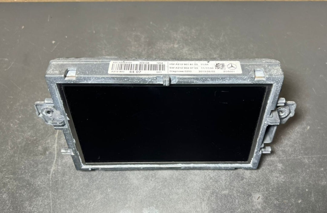 Mercedes W212 W204 GPS Navigation LCD Display Monitor Screen A212 9004407 OEM