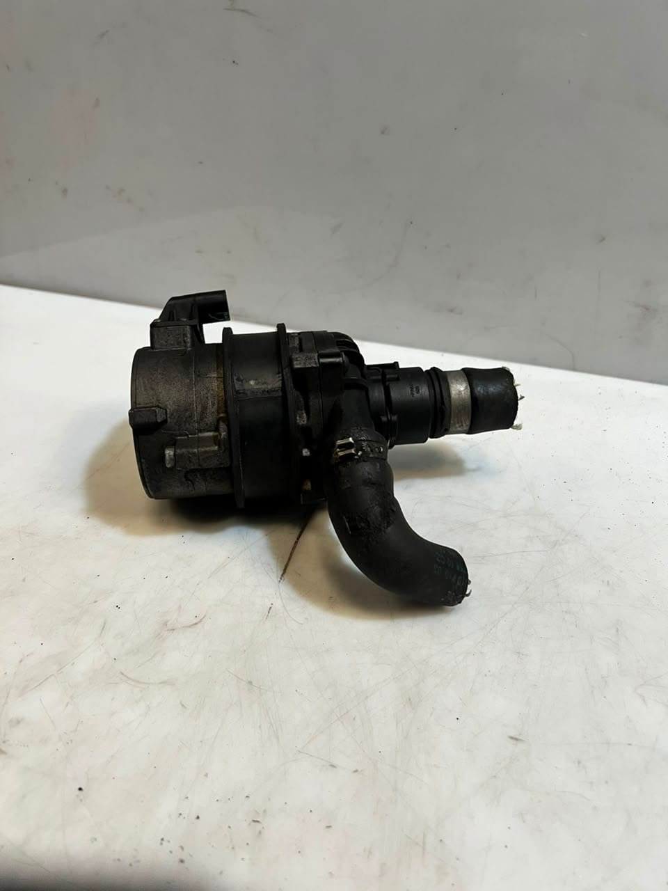 BMW 5 7 Series F10 F11 F01 F02 N55 N63 Electric Auxiliary Coolant Pump 7587374