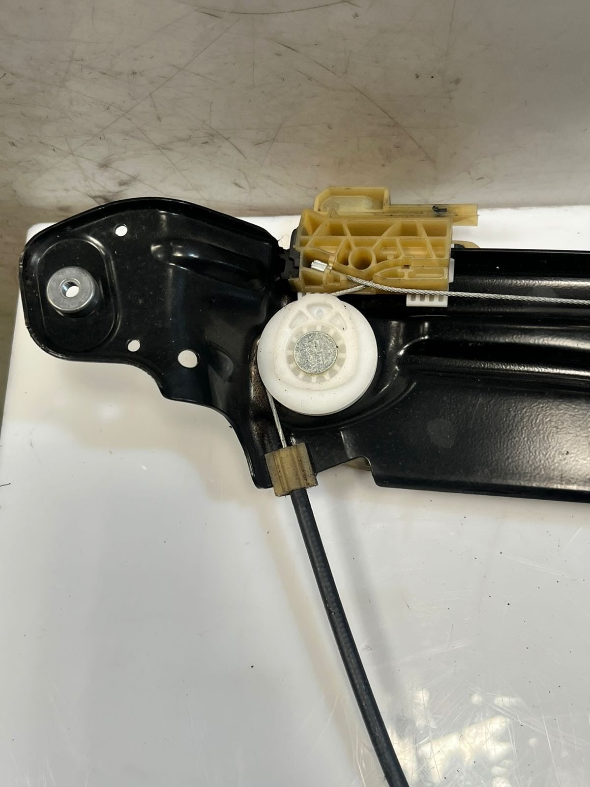 2010-2016 BMW 528i 5 Series F10 F11 Window Regulator Front Left 7182111 OEM