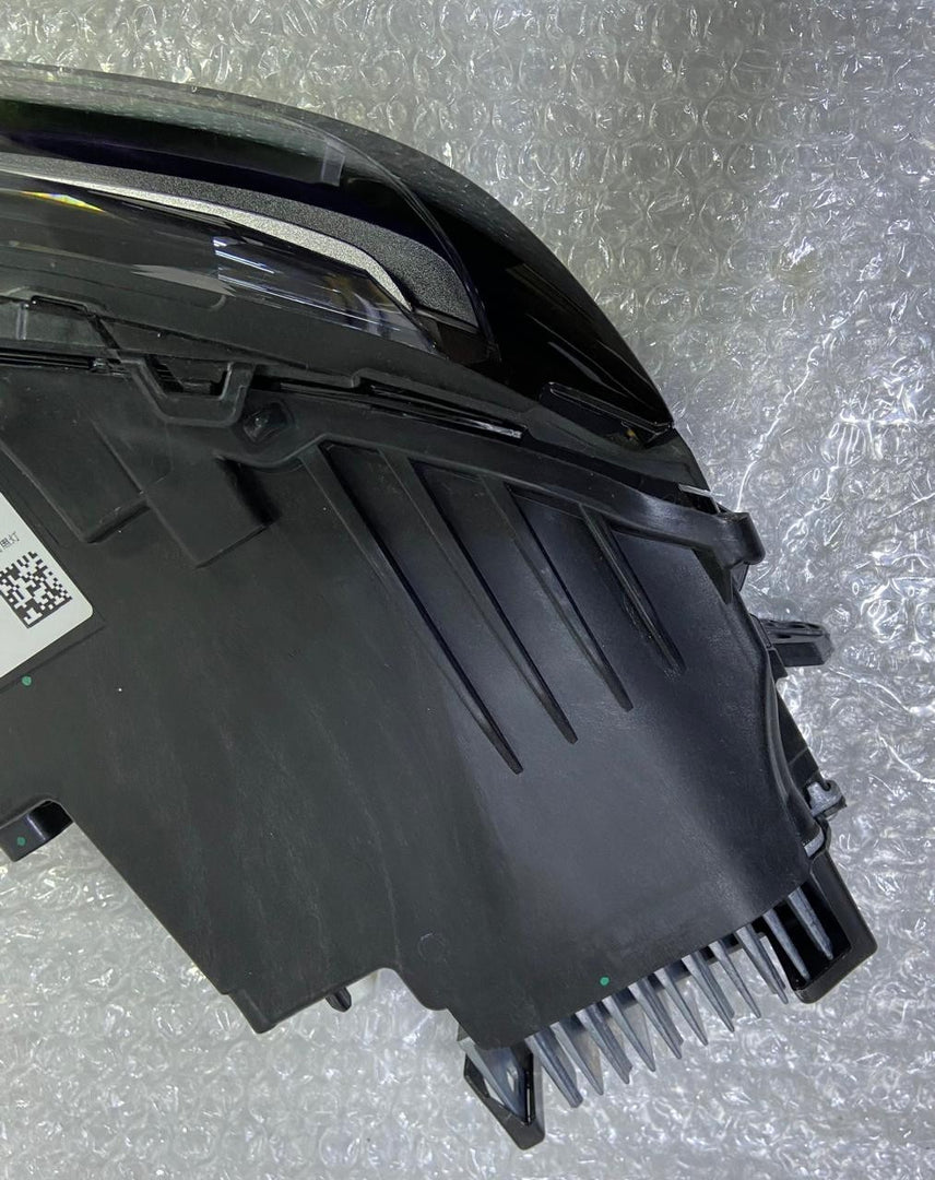 OEM BMW 7 Series G70 Headlight Upper LED Front 9879936 Right Side Used 15-20 km