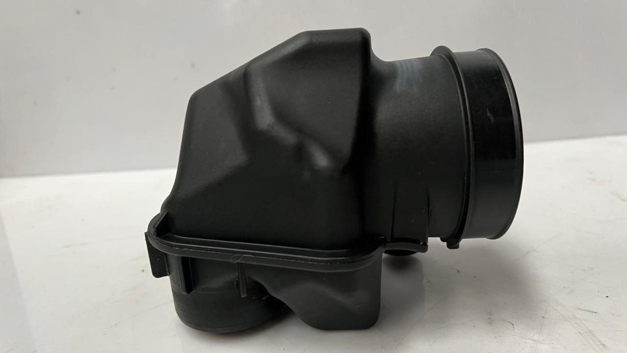 2012-2016 BMW M5 Air Intake Tube OEM left driver side 1371 7843276
