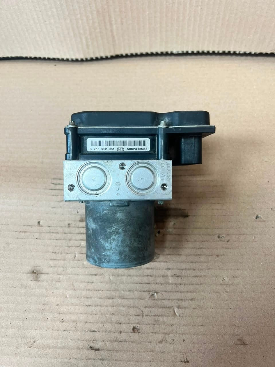 2000-2006 BMW X5 E53 Abs Pump And Control Module 6773012 OEM
