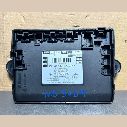 07-13 Mercedes W221 S-Klasse Türsteuergerät vorne links A221 8709386 OEM