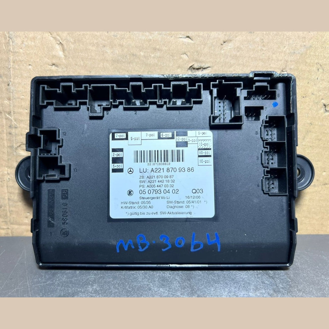 07-13 Mercedes W221 S-Class Front left Side Door Control Module A221 8709386 OEM