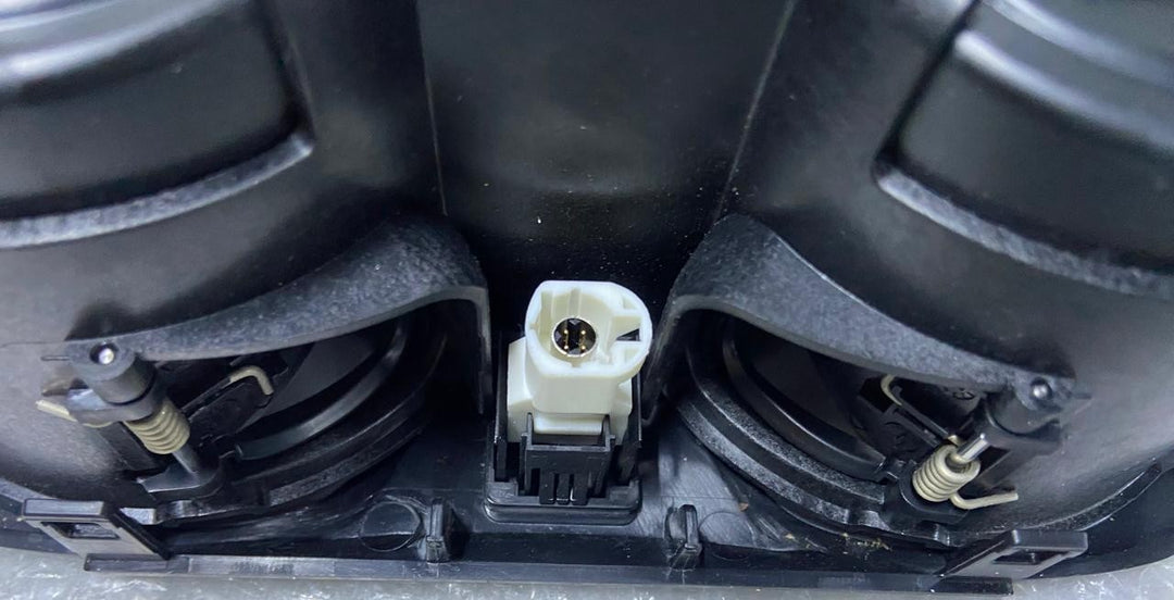 OEM BMW 4 Series G22 G23 G24 G26 Front Centre Console Cup Holder 6806803