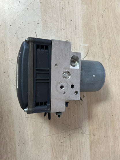 BMW 5 F10 F11 DSC 2.0D Abs Pump Control Module  Hydraulic Block Bosch 6851374