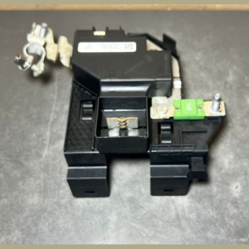 18-22 Mercedes-Benz W247 W118 CLA Battery Fuse Box Current Limiter A247 90636603
