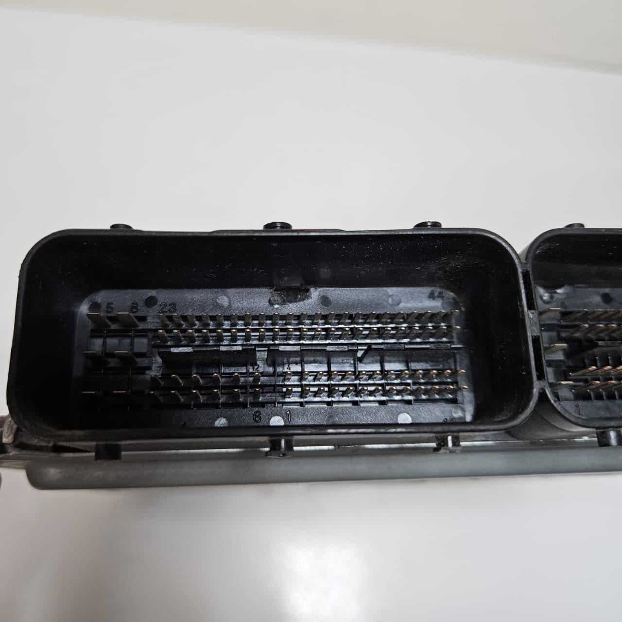 2004-2008 BMW 3 5 7 Series 325i E91 N52 Engine Control Unit ECU DME 7576297 RHD