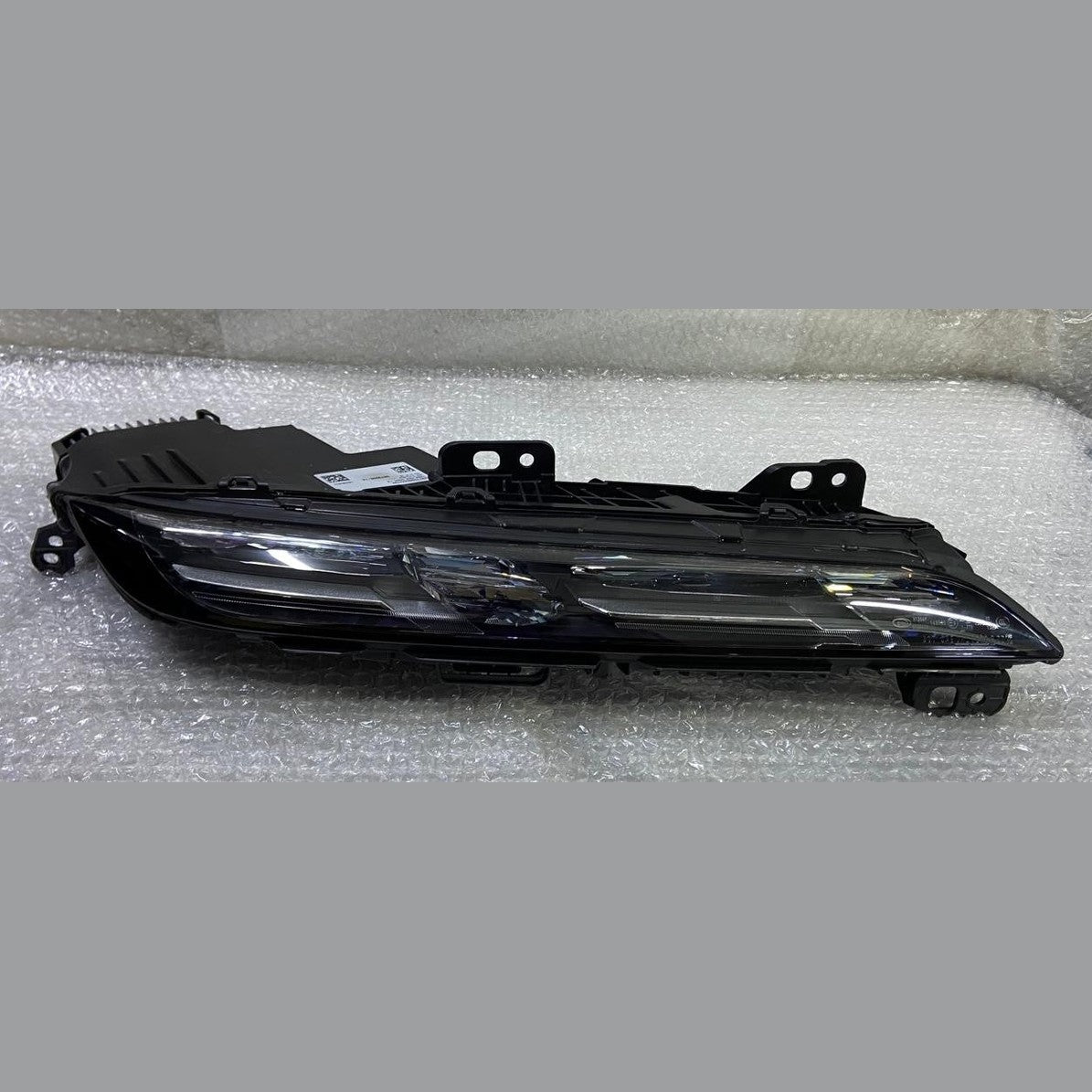 OEM BMW 7 Series G70 Headlight Upper LED Front 9879936 Right Side Used 15-20 km