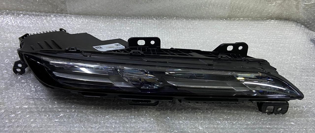 OEM BMW 7 Series G70 Headlight Upper LED Front 9879936 Right Side Used 15-20 km
