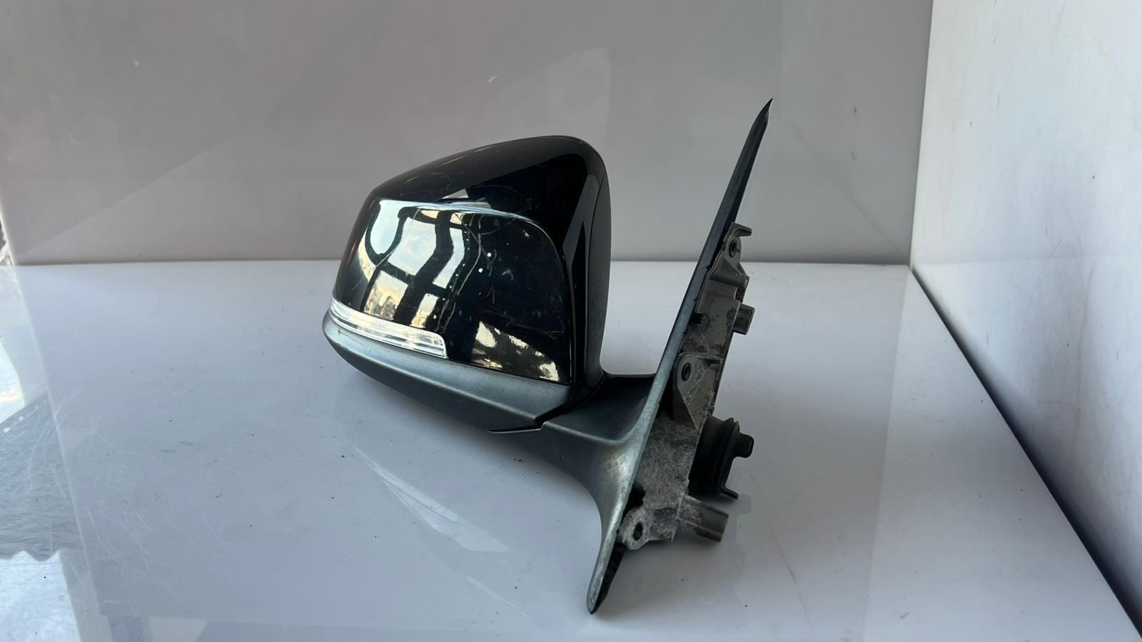 2012-2016 BMW 320i F30 RIGHT SIDE RHD Power FOLD Door Mirror 021185 OEM