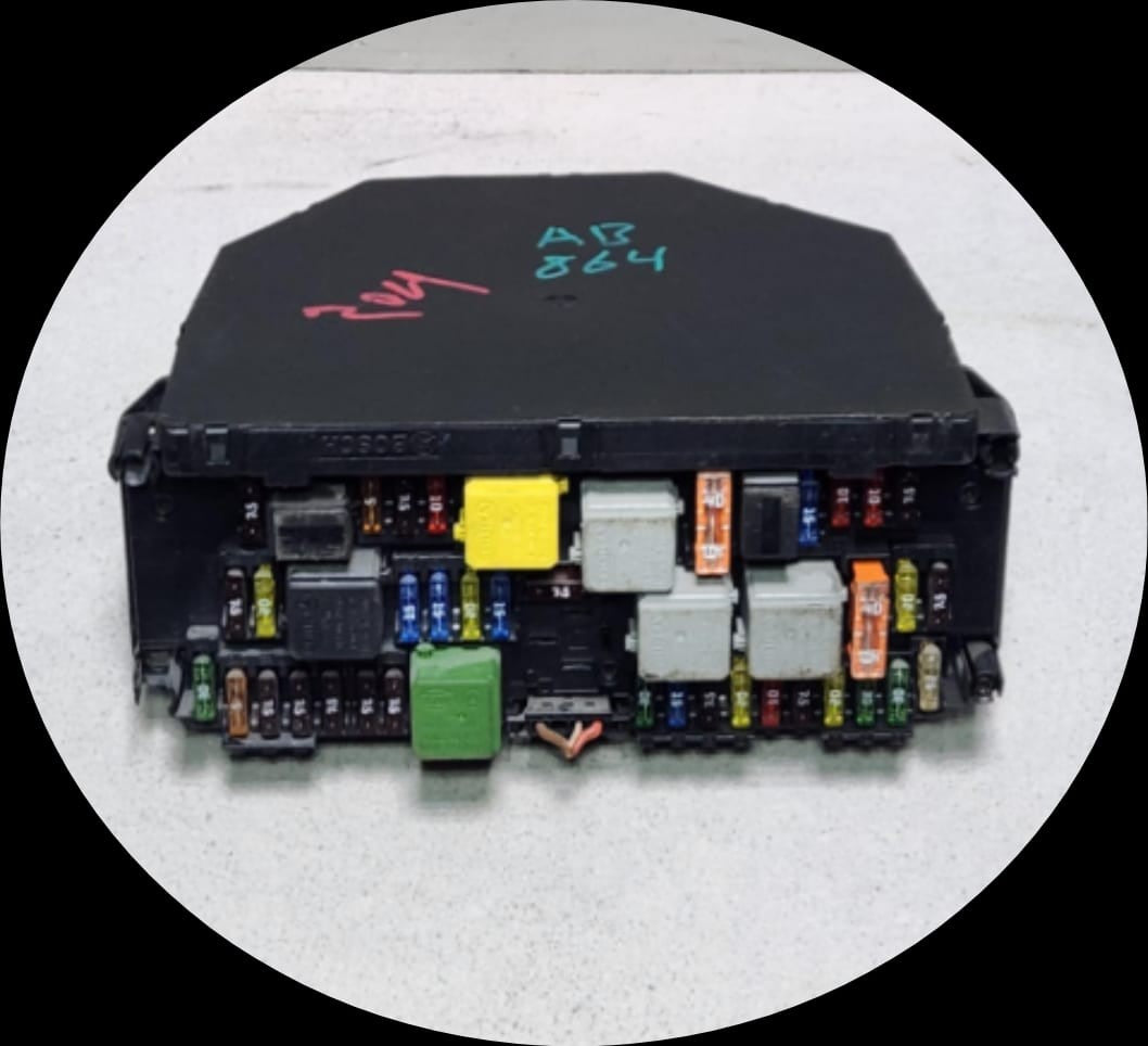 2010-2014 Mercedes-Benz C250 Front Sam Fuse Box Module A2129005812 W204 C250 