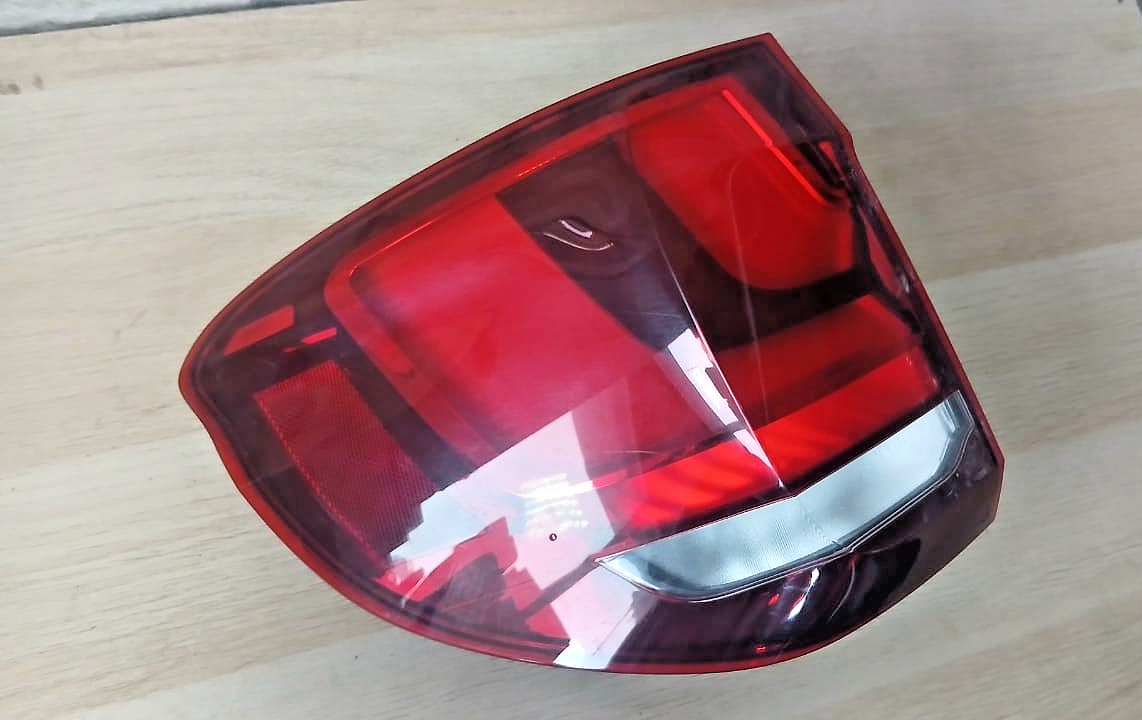 GENUINE BMW F15 REAR LEFT  DRIVER SIDE OUTER TAILLIGHT 7290099