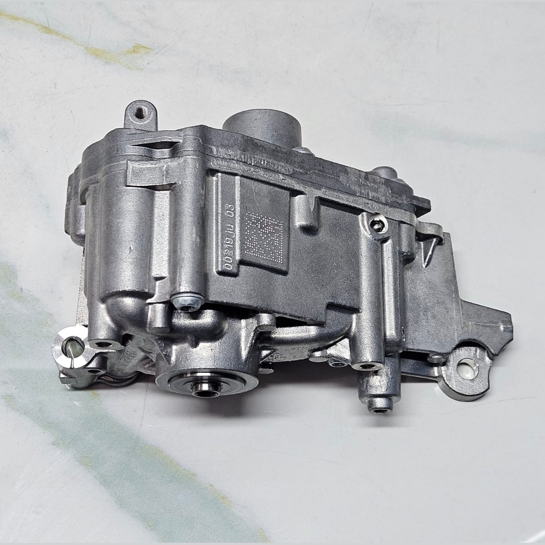 OEM BMW F80 F82 F83 M3 M4 S55 Engine Oil Lubrication Pump Brand New 8011851