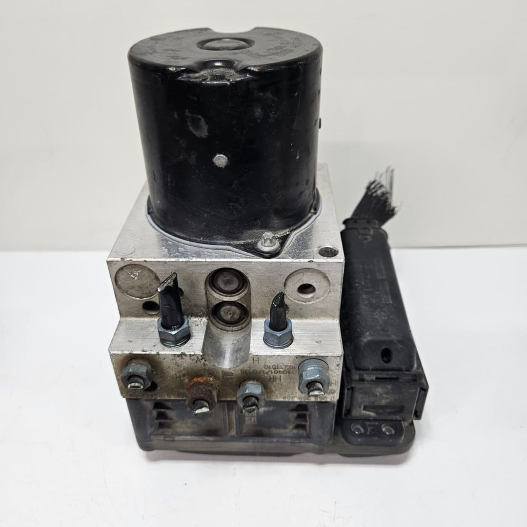 2010-2015 BMW 5 7 Series F01 F02 F07 Gran Turismo 740i ABS Pump 6795069