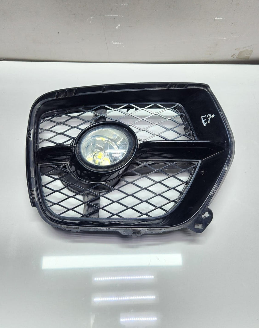 2008-2014 BMW X6 Front Right Fog Light Grille 7181010 X6 E71 E72