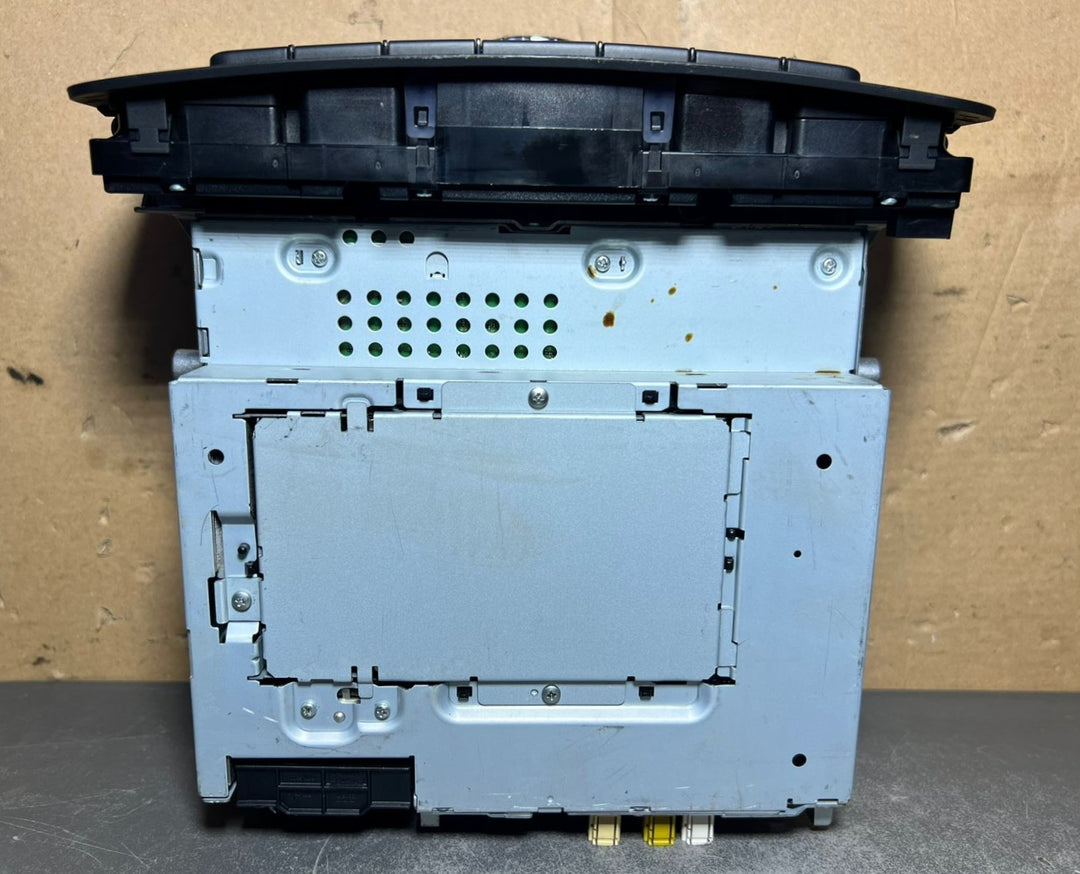 2013–2015 Mercedes-Benz W246 CLA Head Unit CD Player A246 9006015 OEM