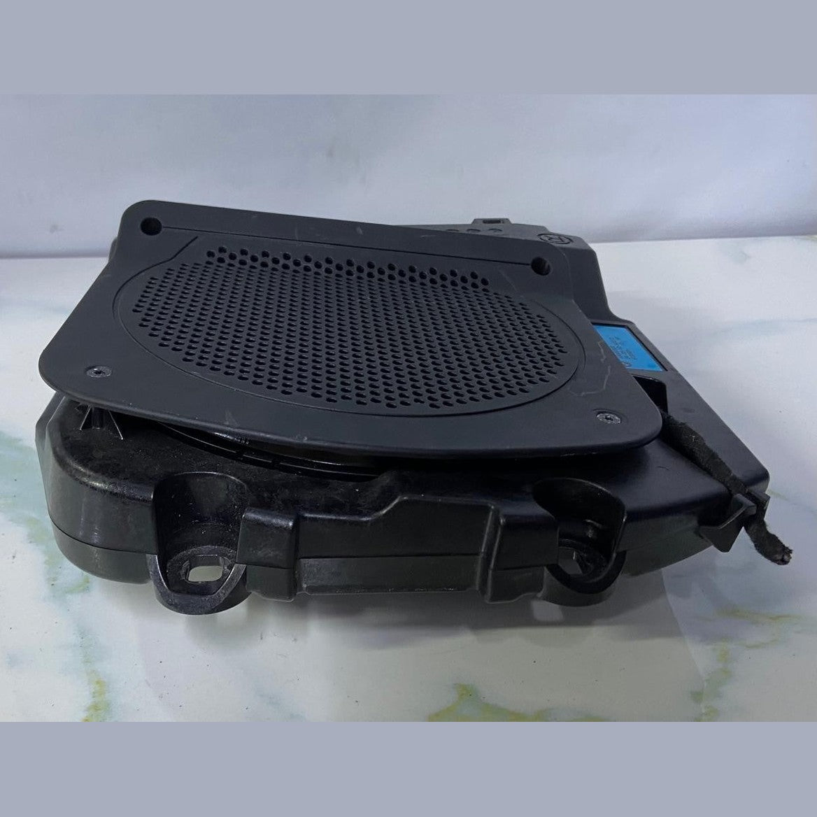 OEM BMW 528i 535i 550i RIGHT Central HiFi Subwoofer 9169686