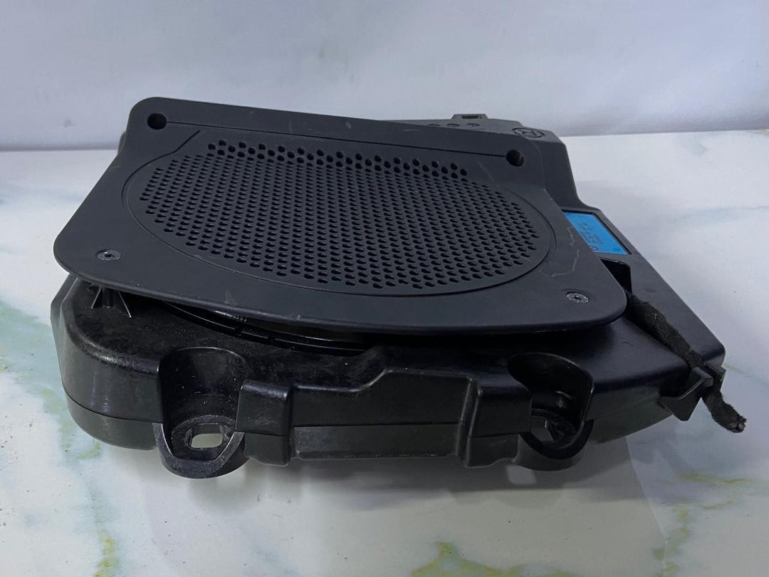 OEM BMW 528i 535i 550i RIGHT Central HiFi Subwoofer 9169686