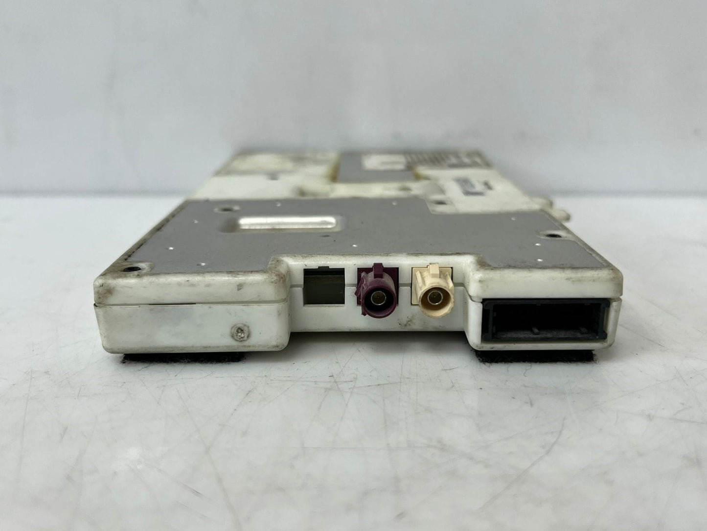 BMW 7 Series G11 G12 Telematics Communication Antenna Control Module 2447507 OEM
