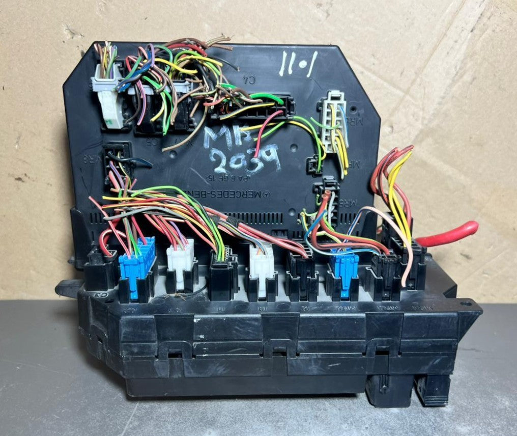 Mercedes W221 S-Class Front Fuse Relay Box SAM Control A221 5404650 A221 5401101