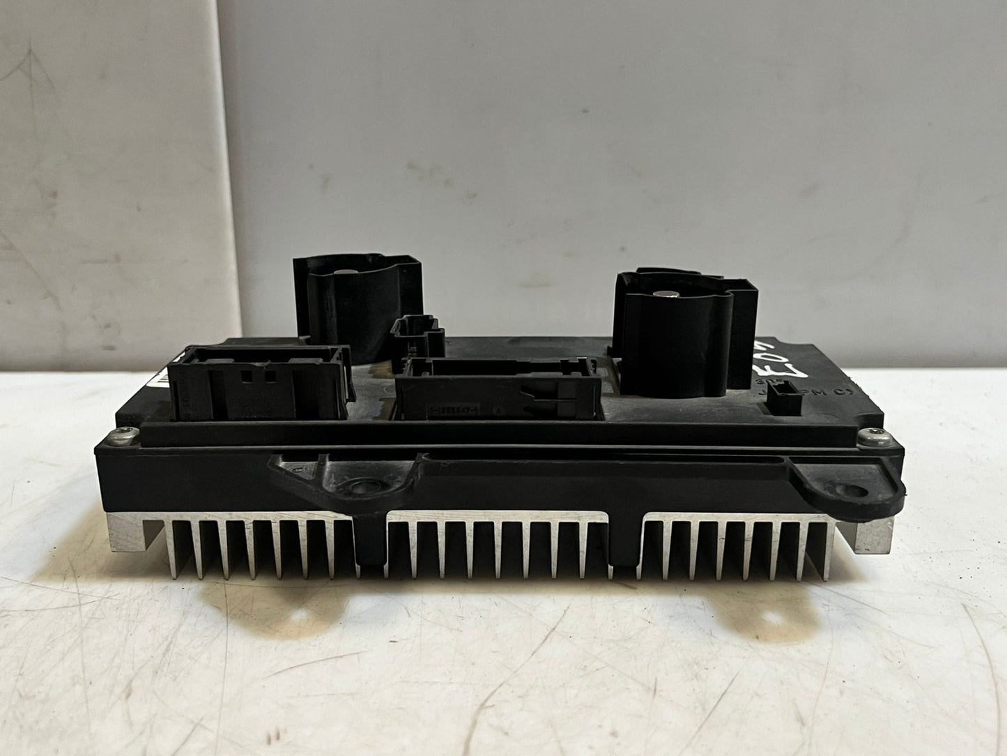 2002-2008 BMW 7 Series E65 E66 Body Power Control Module 6925655 OEM