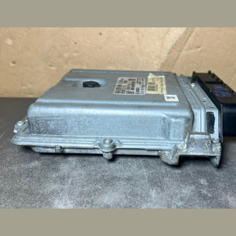 12-18 Mercedes W246 CLA GLA Engine Control Module Unit ECM ECU A270 9002100 OEM