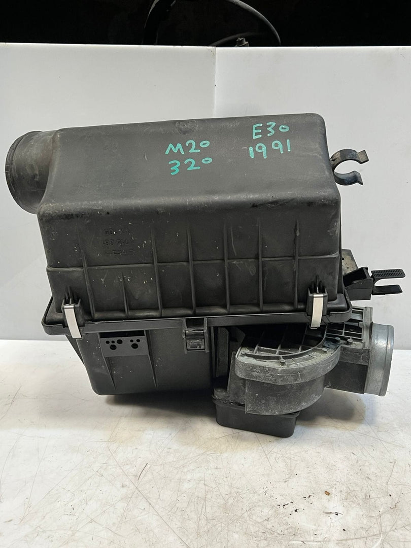 1991 BMW 5' 325e E30 M20 E28 E34 Mass Air Flow Sensor 0280202083 OEM