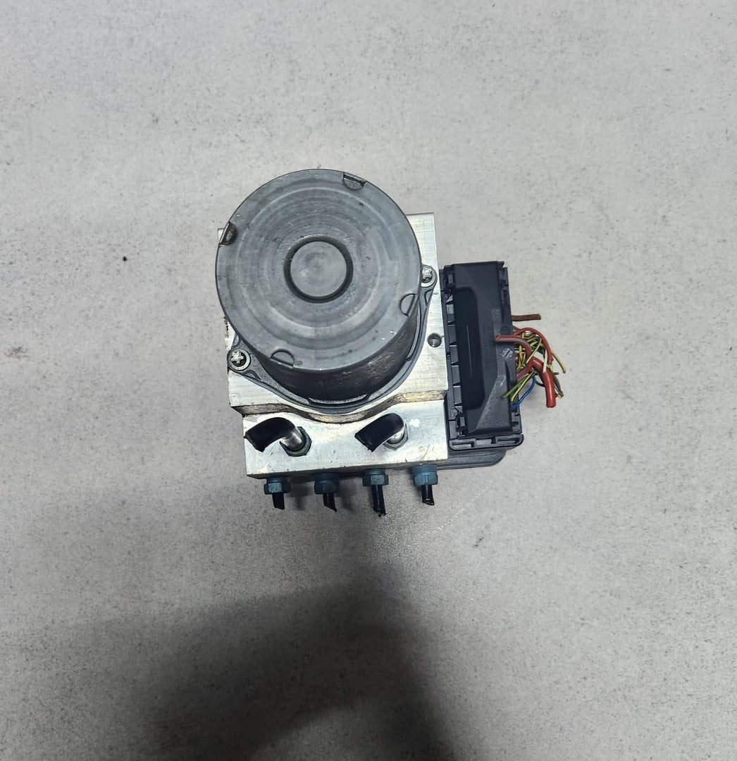 2015-2018 BMW X5 Abs Pump Control Module 6884733 X5 and X6