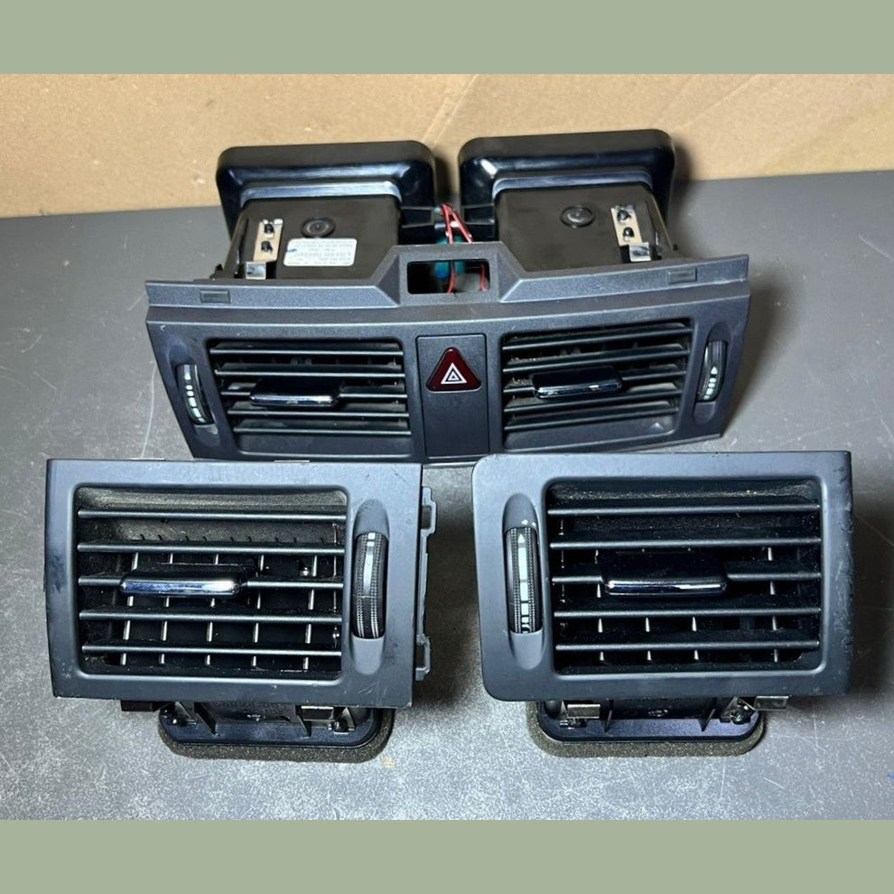 08-10 Mercedes W204 C-Class Front Center Dashboard  Heater A/C Air Vent Set RHD