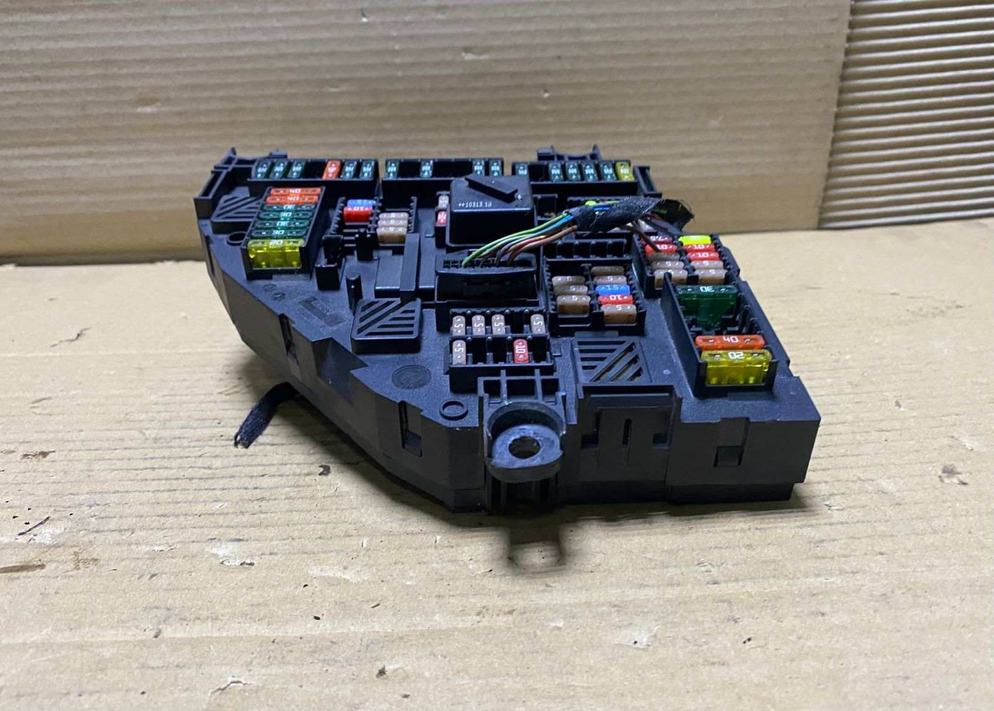 2011-2016 BMW 550i Power Distribution Box 9210857  F10, F11, F18, F12, F13, F01,