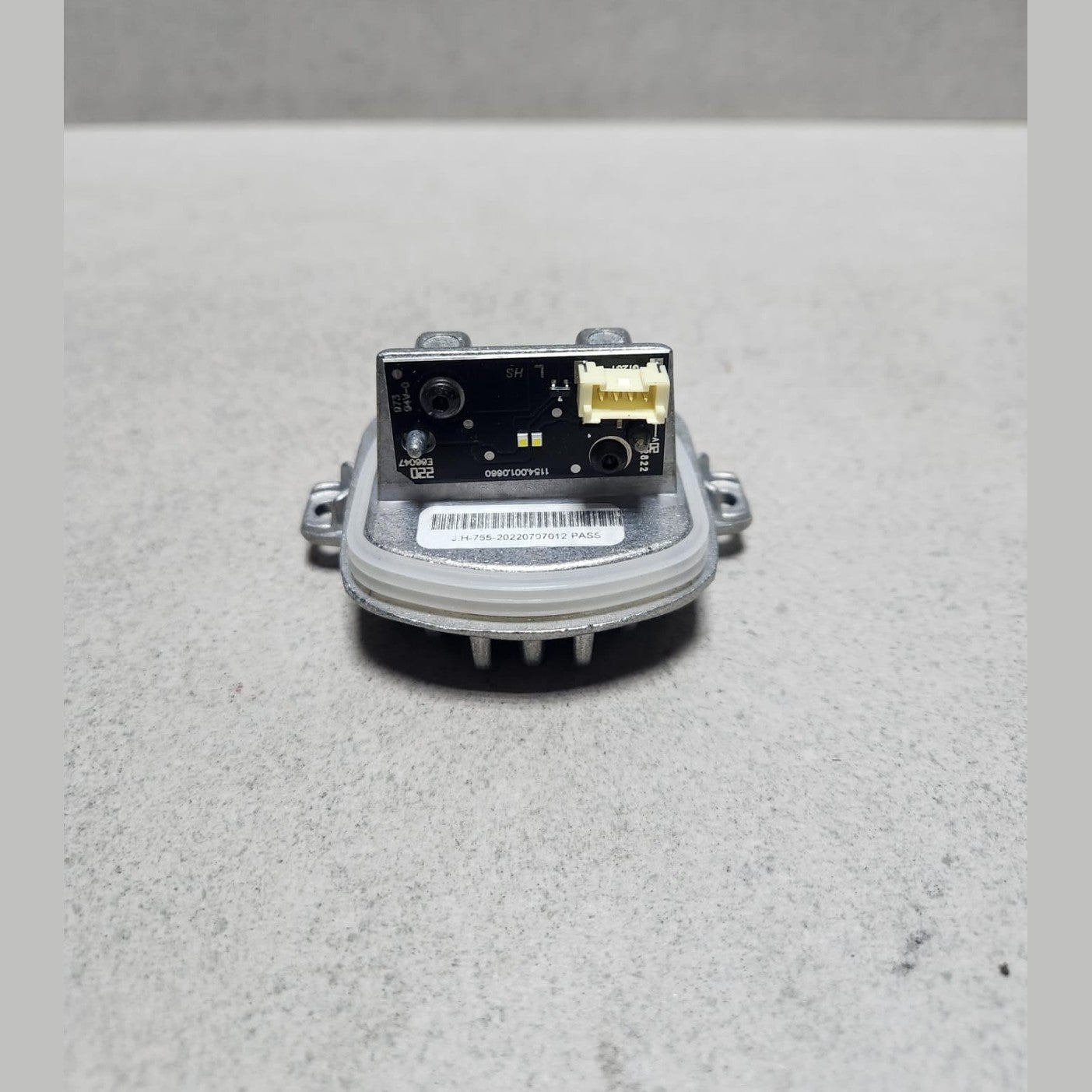 Genuine 2018-2020 BMW 740i Led Headlight Turn Signal Module 9498407 7 Series G11