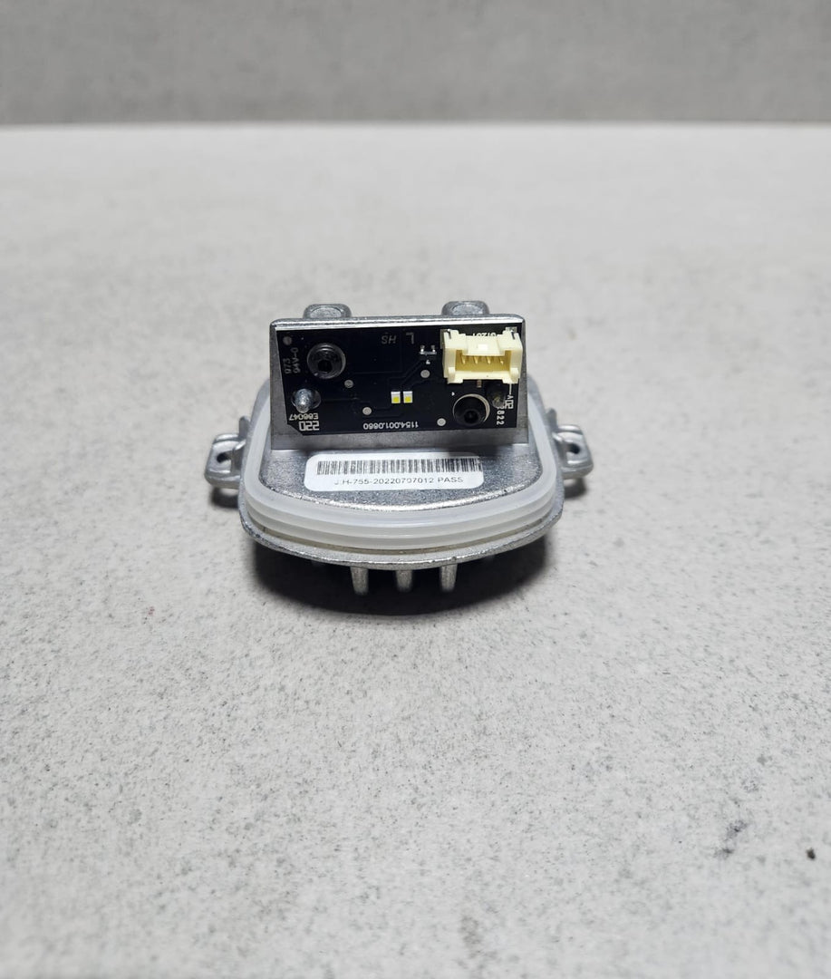 Genuine 2018-2020 BMW 740i Led Headlight Turn Signal Module 9498407 7 Series G11