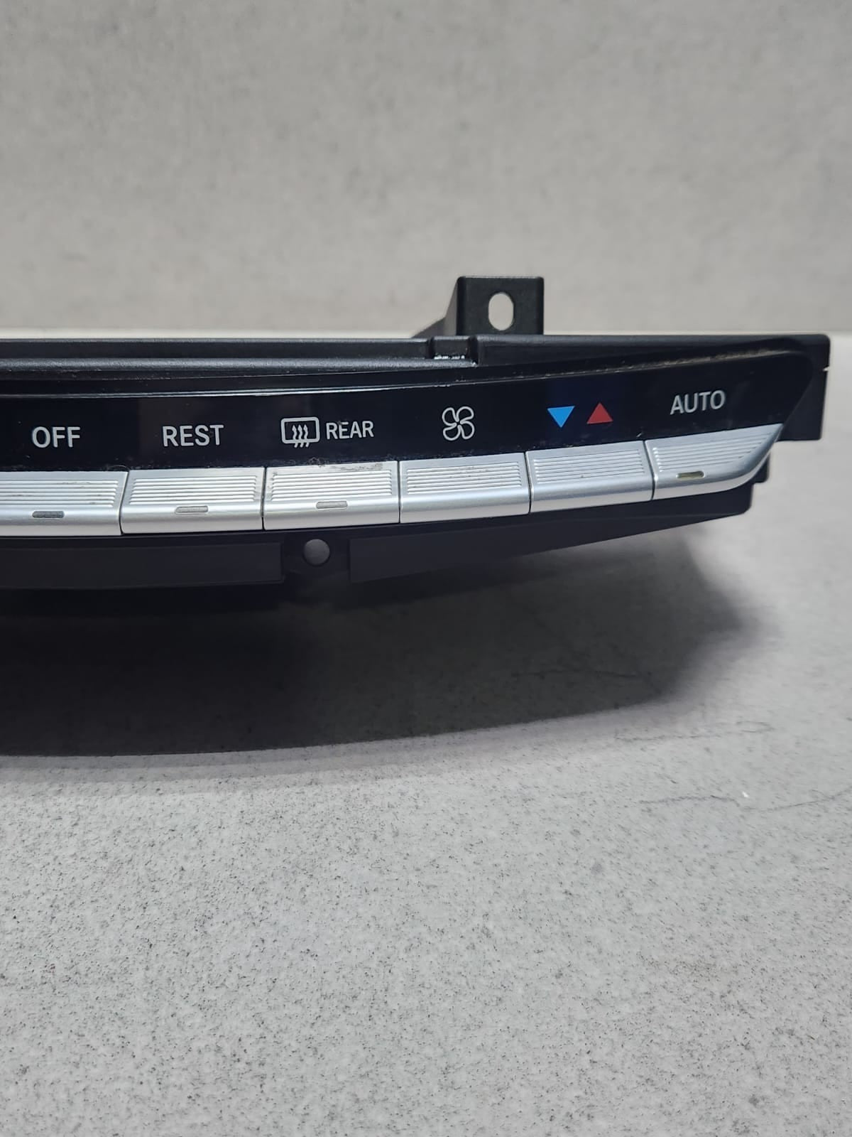 Mercedes-Benz S-Class W221 Climate Control Unit 2218709810 S-Class W221