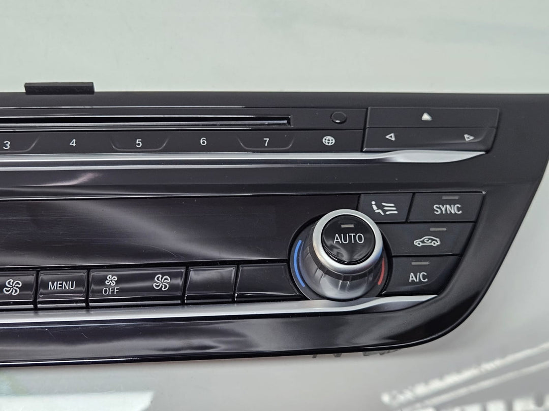 2017-18 BMW 540i G30 G31 Front Dash AC Heater Climate Control Unit Panel 6834429