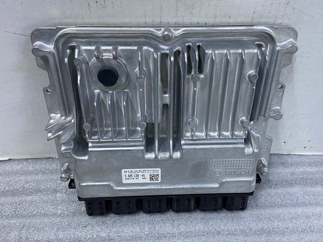 OEM BMW M5 M8 F90 F91 F92 F93 S63 Engine Control Unit ECU Only5A25C39 Brand New