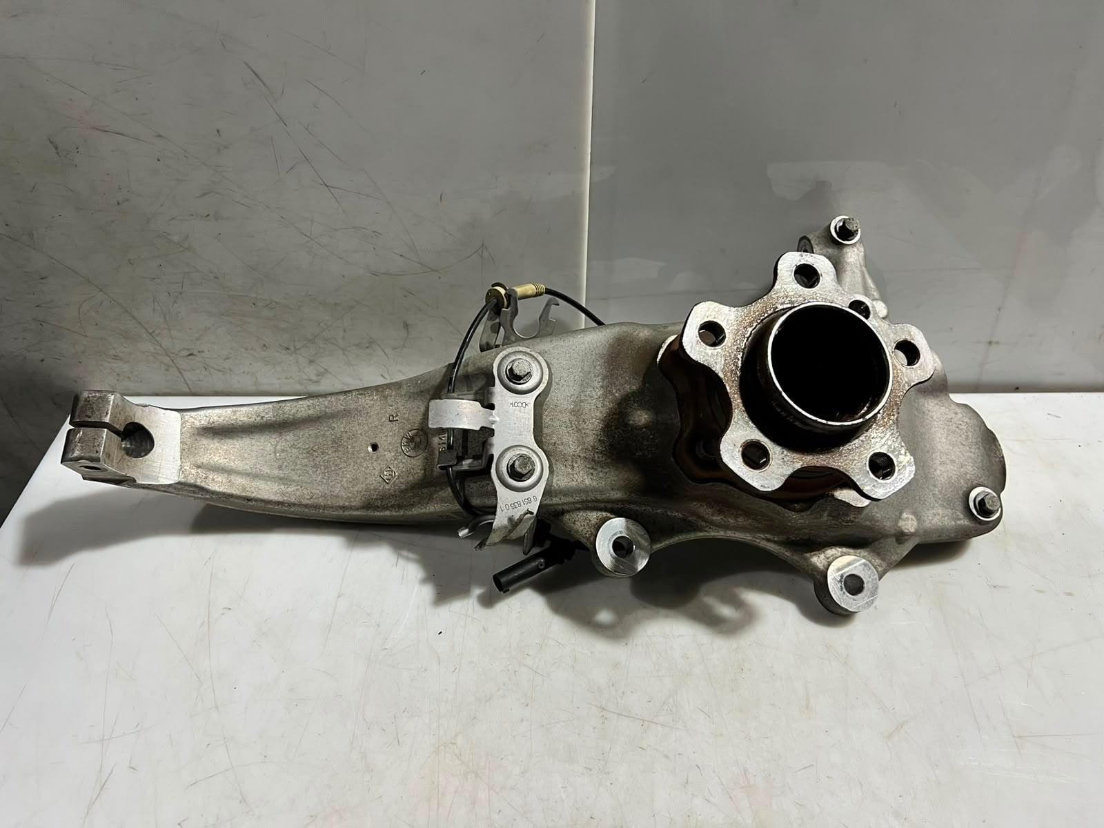 BMW 7 Series G11 G12 G32 GT 740i Front Wheel Hub Spindle Knuckle 6884378 OEM
