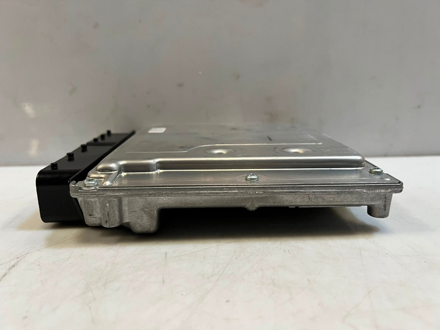 2009 BMW 3 Series E90 E92 E60 N46N Engine Control Unit ECU ONLY 7589705 OEM